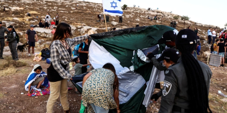 فرض الأمر الواقع.. نرصد جرائم المستوطنين في الضفة والقدس