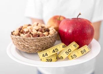 نظام نيومي الغذائي.. كيف تعيد ضبط ساعة الحرق في جسمك دون جراحة؟