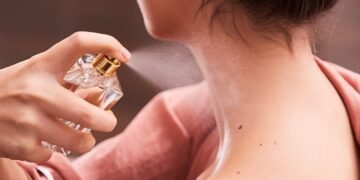 أفضل أماكن في الجسم لرش العطر .. أسرار ثبات الرائحة طوال اليوم