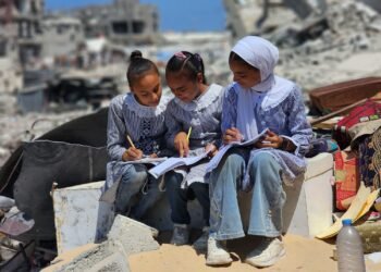 أطفال غزة خارج الفصول.. إحصائية صادمة تكشف أسباب تدهور التعليم