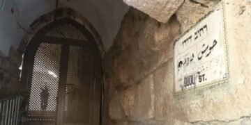 بوابات القدس.. إجراء أمني أم قيود تستهدف الأقصى؟