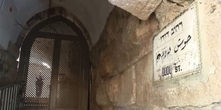 بوابات القدس.. إجراء أمني أم قيود تستهدف الأقصى؟