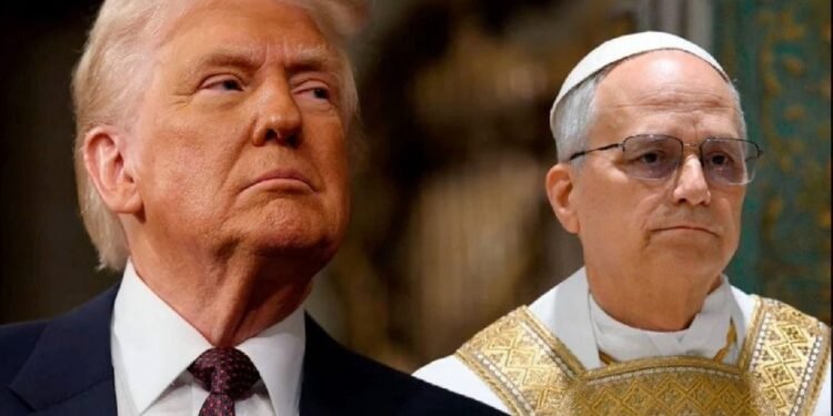 رسالة من طائرة الفاتيكان.. هل يوازن البابا بين الدين والسياسية؟