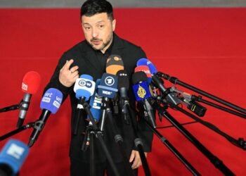 الزعماء الأوروبيون يبددون آمال زيلنسكي في انضمام سريع للاتحاد