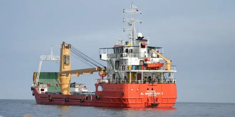 حصار هرمز يشعل المواجهة.. هل تقود الضغوط العسكرية إلى اتفاق؟