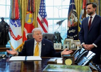 “فانس” في اختبار صعب.. قراءة في مسار المفاوضات الأمريكية الإيرانية