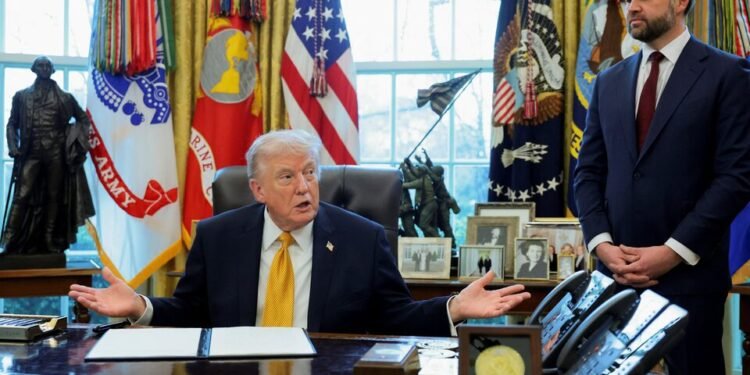 “فانس” في اختبار صعب.. قراءة في مسار المفاوضات الأمريكية الإيرانية