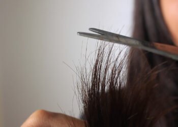 هل قص الشعر يزيد طوله؟ حقيقة أم خرافة