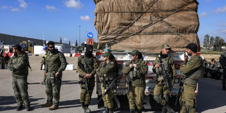 تهريب ورشاوى.. فضيحة جديدة تهز جيش الاحتلال الإسرائيلي