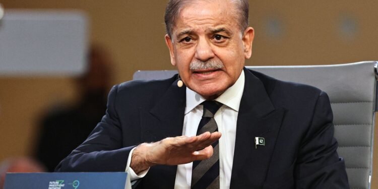 باكستان تدخل خط المواجهة لتمديد مهلة ترامب