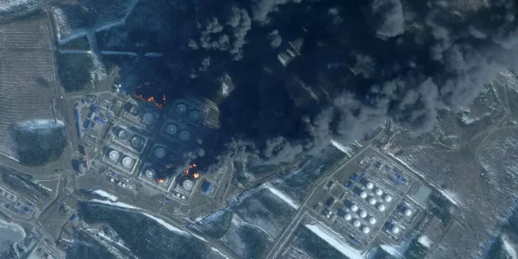 أوكرانيا تضرب قلب النفط الروسي وتستهدف تمويل الحرب