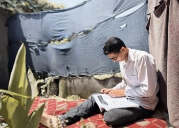 دمار و حصار .. شباب غزة يكشفون تحديات تهدد مستقبلهم