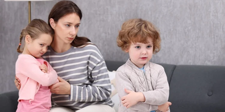 التربية الحديثة.. كيف تحمين طفلك من شبح المقارنات؟