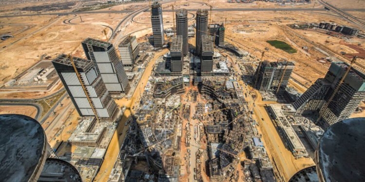 رهان الـ60 مليار: هل تنجح مصر في التحول إلى مركز استثماري إقليمي؟
