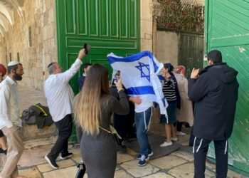 منع الآذان وحماية المستوطنين.. تداعيات خطيرة في المسجد الأقصى