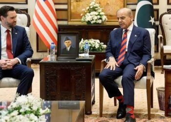 مفاوضات طهران وواشنطن.. بين إشارات إيجابية وتعقيدات مستمرة