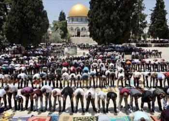 الأقصى بين قدسية العبادة واختبار الانضباط