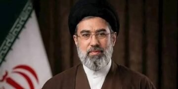 المرشد الغائب.. هل تشعل إصابة مجتبى خامنئي صراعاً مكتوماً داخل طهران؟