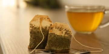 أكياس الشاي المستعملة.. كنز أخضر في بيتك