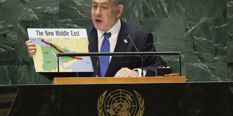 كيف يشكل بقاء النظام الإيراني مصلحة غير مباشرة لإسرائيل