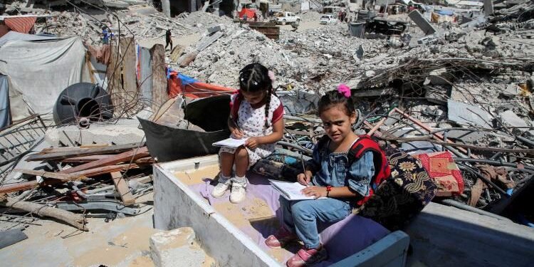 أطفال غزة خارج الفصول.. إحصائية صادمة تكشف أسباب تدهور التعليم