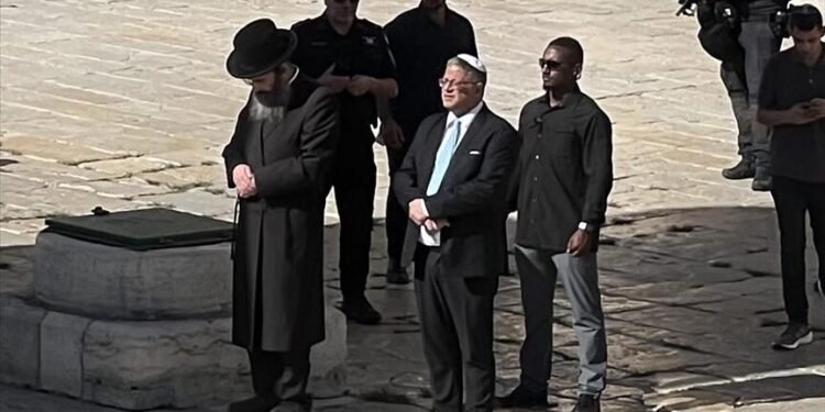 جرائم “بن غفير” في الأقصى.. إدانات رسمية ومطالب بتدخل دولي عاجل