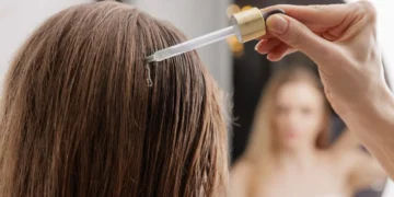 بديل السيروم.. زيت اللوز لتنعيم الشعر وتسهيل التصفيف