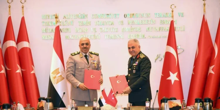 هل يقلق إسرائيل التقارب العسكري بين مصر وتركيا؟