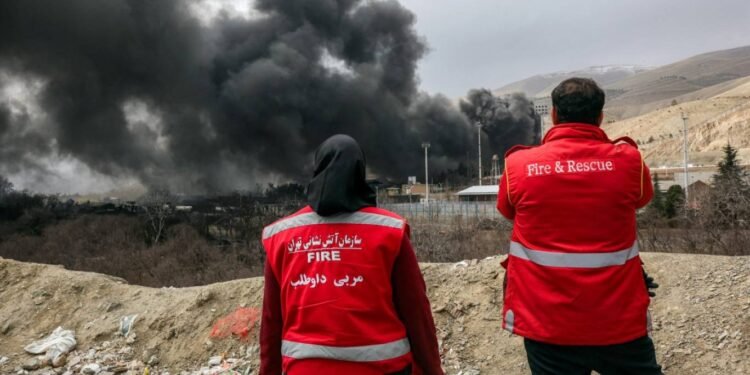 إيران تواجه تهديدات متصاعدة وتحركات عسكرية تعيد شبح الحرب