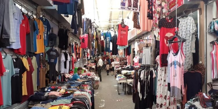 محرومون من فرحة العيد.. ركود الأسواق يكشف معاناة سكان غزة
