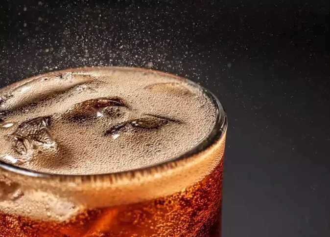 سر العلاقة بين المشروبات الغازية والإسهال المفاجئ