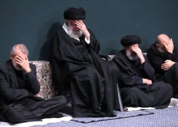 لماذا لا ينهار النظام الإيراني رغم الحصار والعقوبات