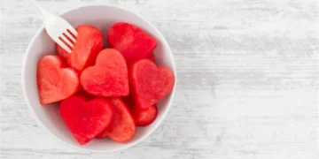البطيخ والقلب.. حقيقة تأثيره على مستويات الكوليسترول