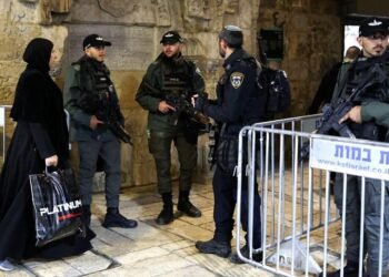 تهجير تدريجي.. خبراء يكشفون خطورة «فخ» بوابات القدس