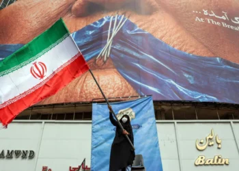إيران تلوح بالحرب والتخصيب النووي يثير القلق العالمي