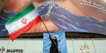 إيران تلوح بالحرب والتخصيب النووي يثير القلق العالمي