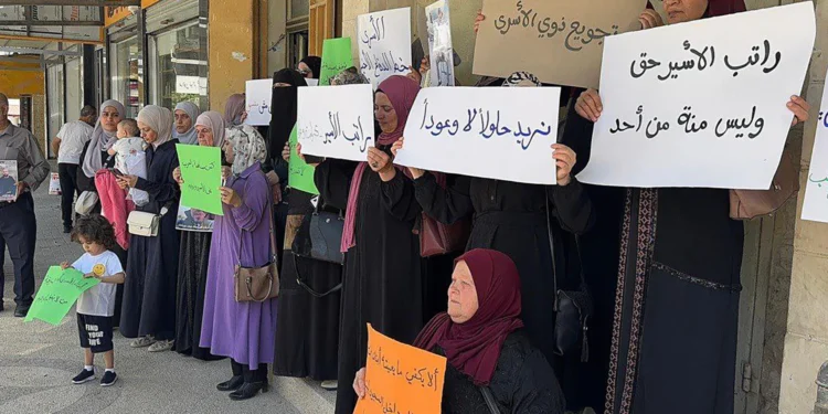 هل تحولت مخصصات الأسرى إلى ورقة ضغط سياسية؟