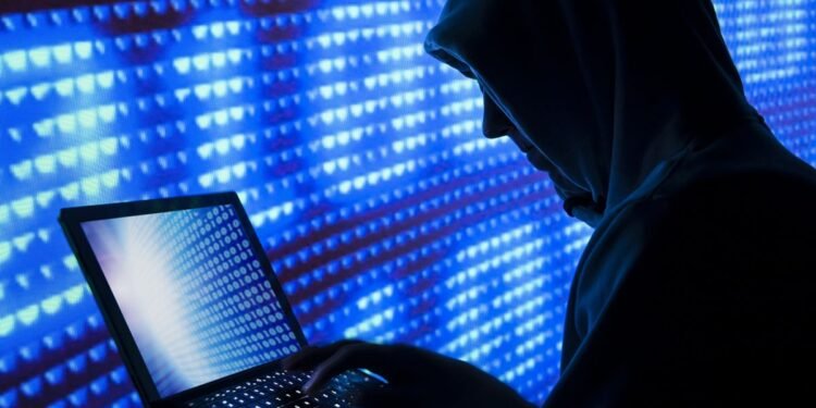 شبح الحرب السيبرانية يتمدد.. هل تضرب إيران شرايين الوقود الأميركية؟