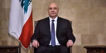 رئيس لبنان يتمسك بخيار السلام ويواجه شبح الحرب المتصاعد