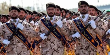 هل تدخل إيران مرحلة جديدة من الحكم العسكري غير المعلن؟