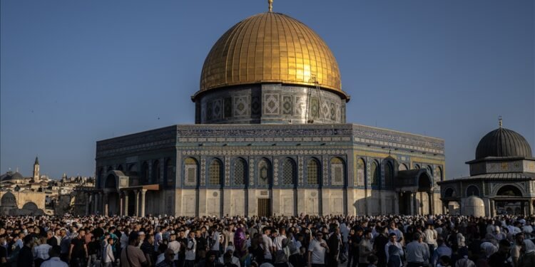 القدس على أعتاب عيد الأضحى.. معادلة الصمود المعيشي وظلال الحرب المستمرة