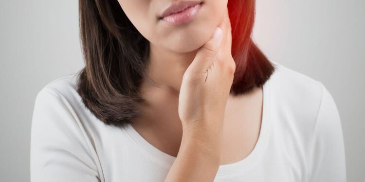 اضطرابات الغدة الدرقية.. دليل طبي شامل للأعراض وأحدث خيارات العلاج