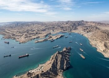 هرمز تحت قبضة طهران.. معركة السيادة تُربك حسابات العالم