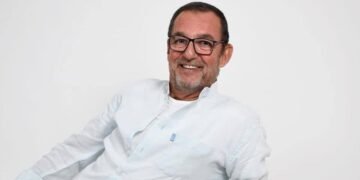 الفنان محمد مرزبان في العناية المركزة إثر حادث سير مروع