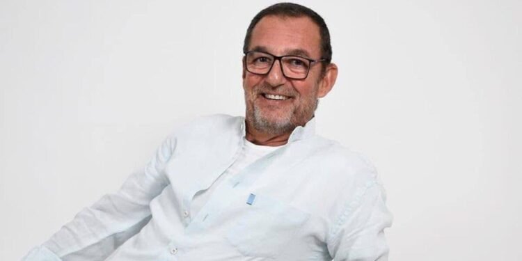 الفنان محمد مرزبان في العناية المركزة إثر حادث سير مروع