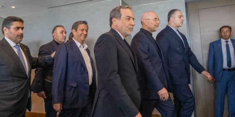 واشنطن وطهران ترسمان مساراً جديداً لخفض التوتر الإقليمي