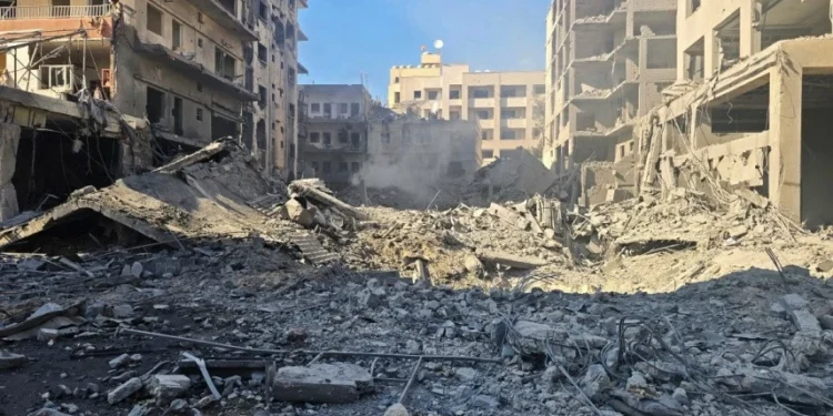 لبنان بعد الحرب: أكثر من 4 آلاف قتيل ودمار واسع يهدد الاقتصاد المنهك