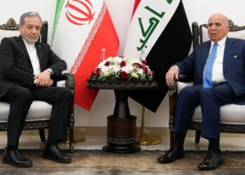 عراقجي يحذر من تعقيد الأزمة.. رسائل إيرانية من بغداد لخفض التصعيد وفتح «هرمز»