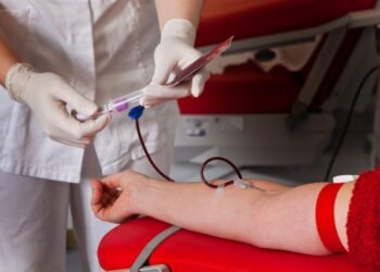 أسرار التبرع بالدم.. ما يضمن سلامتك وسلامة المريض