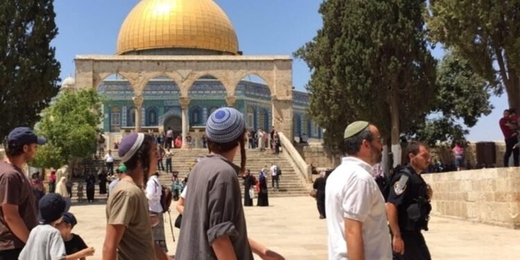 تهويد الأقصى.. خبراء يكشفون خطورة دمج جماعات “الهيكل” في مهام الاحتلال